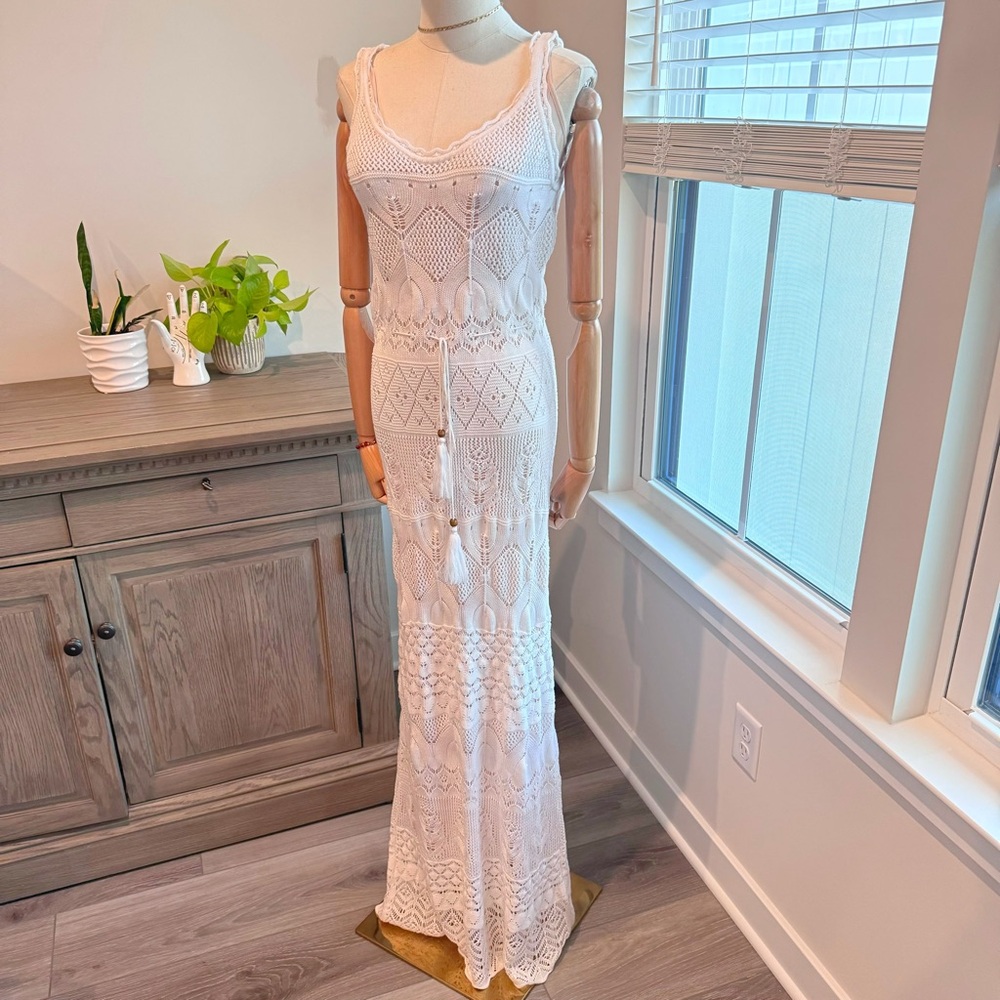VENUS White Crochet Maxi Dress | White | Size M